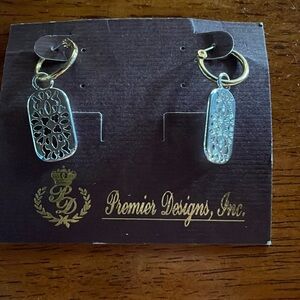 Vintage Never worn Premier Design silver & gold tone earrings.